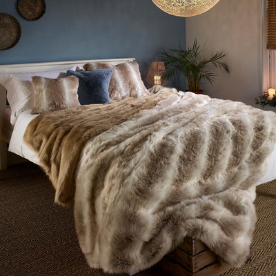 Reindeer Faux Fur Throw Adeum